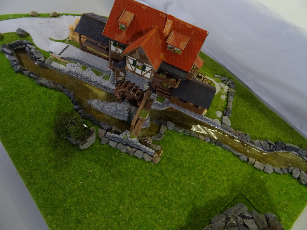 Vollmer H0 - Τοπίο τρένου μοντελισμού (1) - Εργοστάσιο ξυλείας με ηλεκτρικό υδροτροχό, κτίρια/σπίτια κ.ά. #2.1