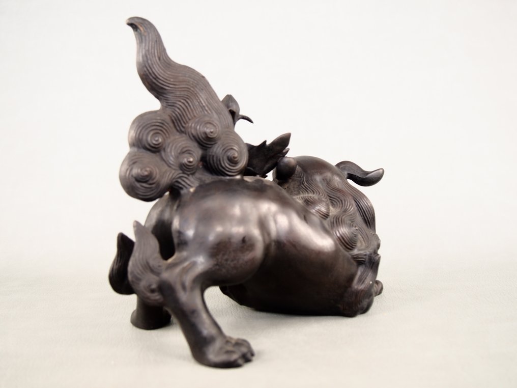 Bronze - Shōun 照雲 - Symbols of wealth and prosperity, auspicious lions and peonies - Shōwa period (1926-1989) #3.2