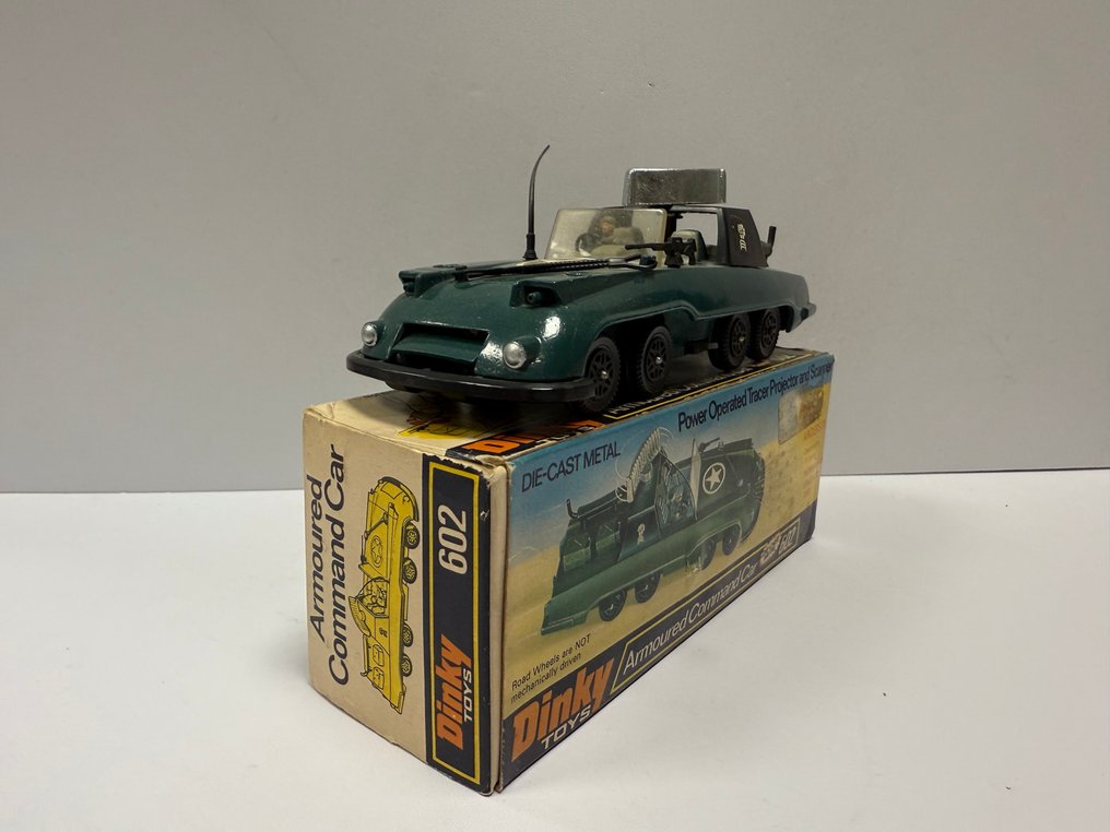 Dinky Toys - Modelauto - 602 - Armoured Commander Car - Boxed #1.0