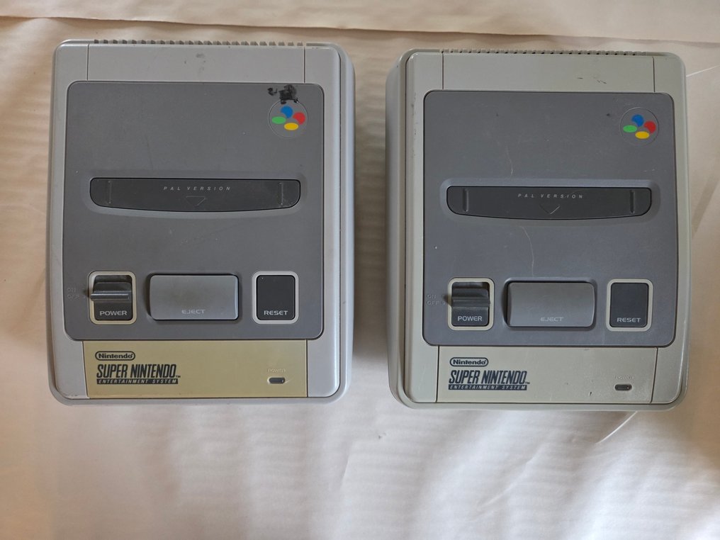 Nintendo - Super Nintendo - Super Nintendo Entertainment System PAL - Video game console - Without original box #1.0