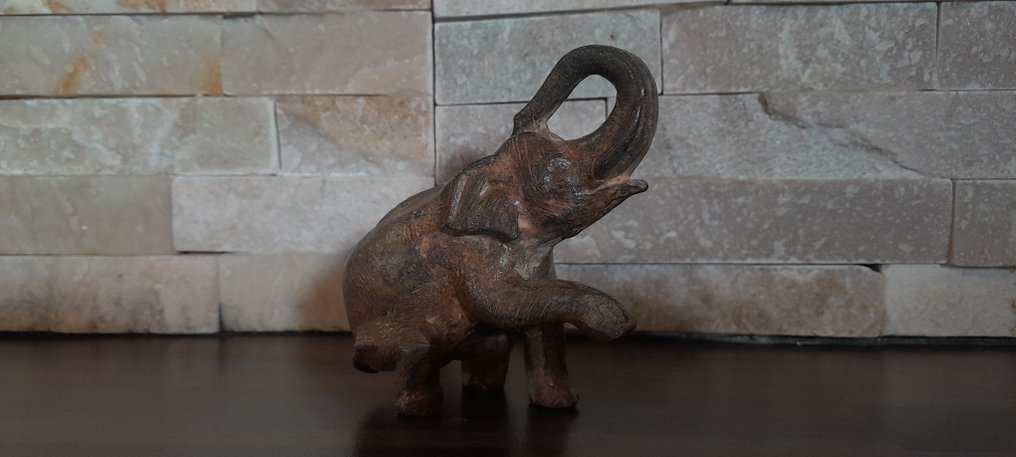 Pierre Chenet (XX-XXI) - Sculpture, L'Elephant a la pate levé - 7.5 cm - Bronze #4.3