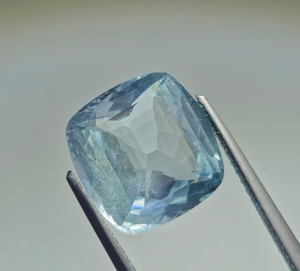 Nincs minimálár - 1 pcs Kék Akvamarin - 5.66 ct - Nemzetközi Gemmológiai Intézet (IGI) #1.0