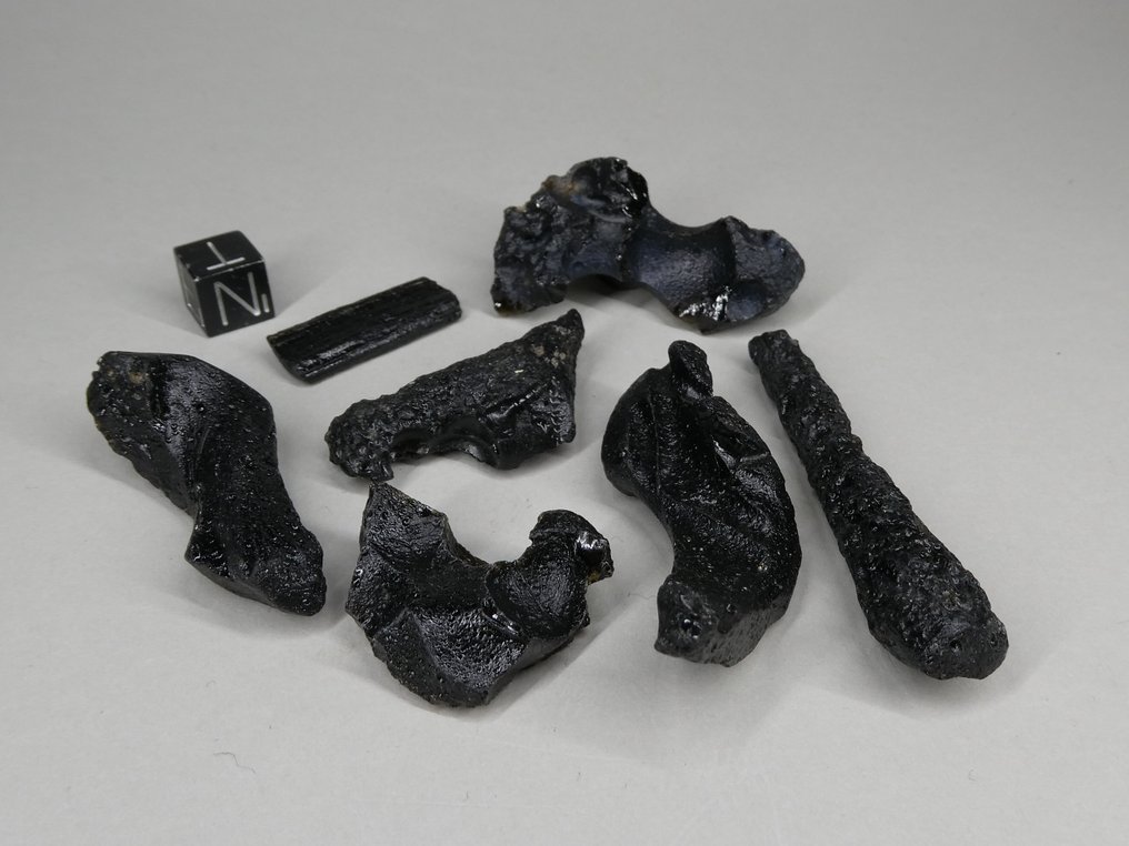 7 different Tektite shapes - 48 g #1.0