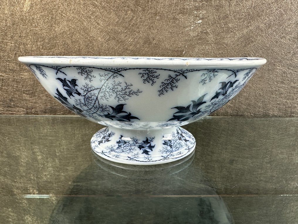 Villeroy & Boch Mettlach - Large Faience - Earthenware Footed Bowl - 19th Century - Πιάτο σερβιρίσματος - Faience #1.0