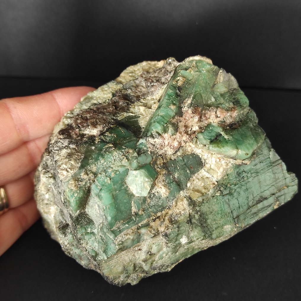 Smaragd Kristálymátrix - Magasság: 7 cm - Szélesség: 8 cm- 742 g - (1) #4.3