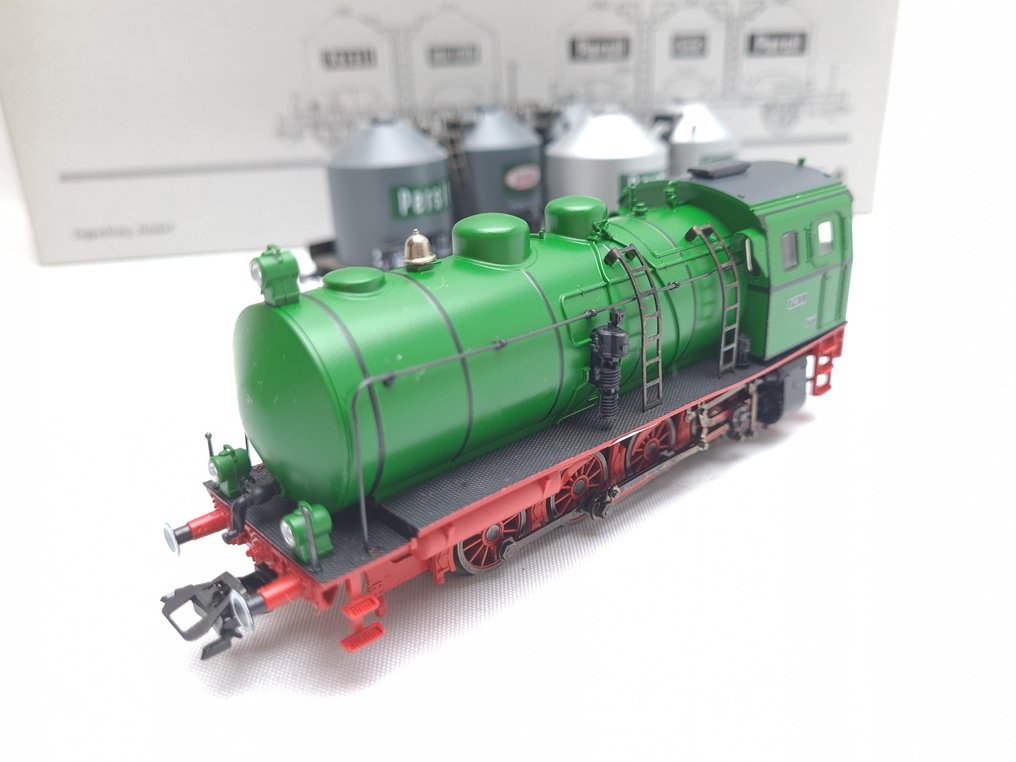 Märklin H0 - 26504 - Set de trenes (1) - Conjunto de 3 piezas Henkel con locomotora de vapor sin fuego y vagones silos. - DB #1.0