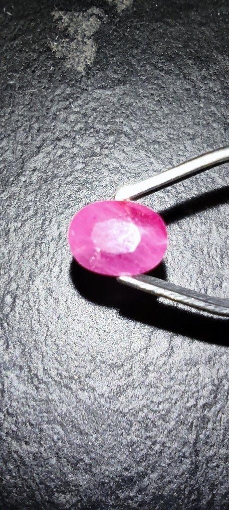 Rubin Prøve - Høyde: 8 mm - Bredde: 6 mm- 0.33 g - (1) #1.0