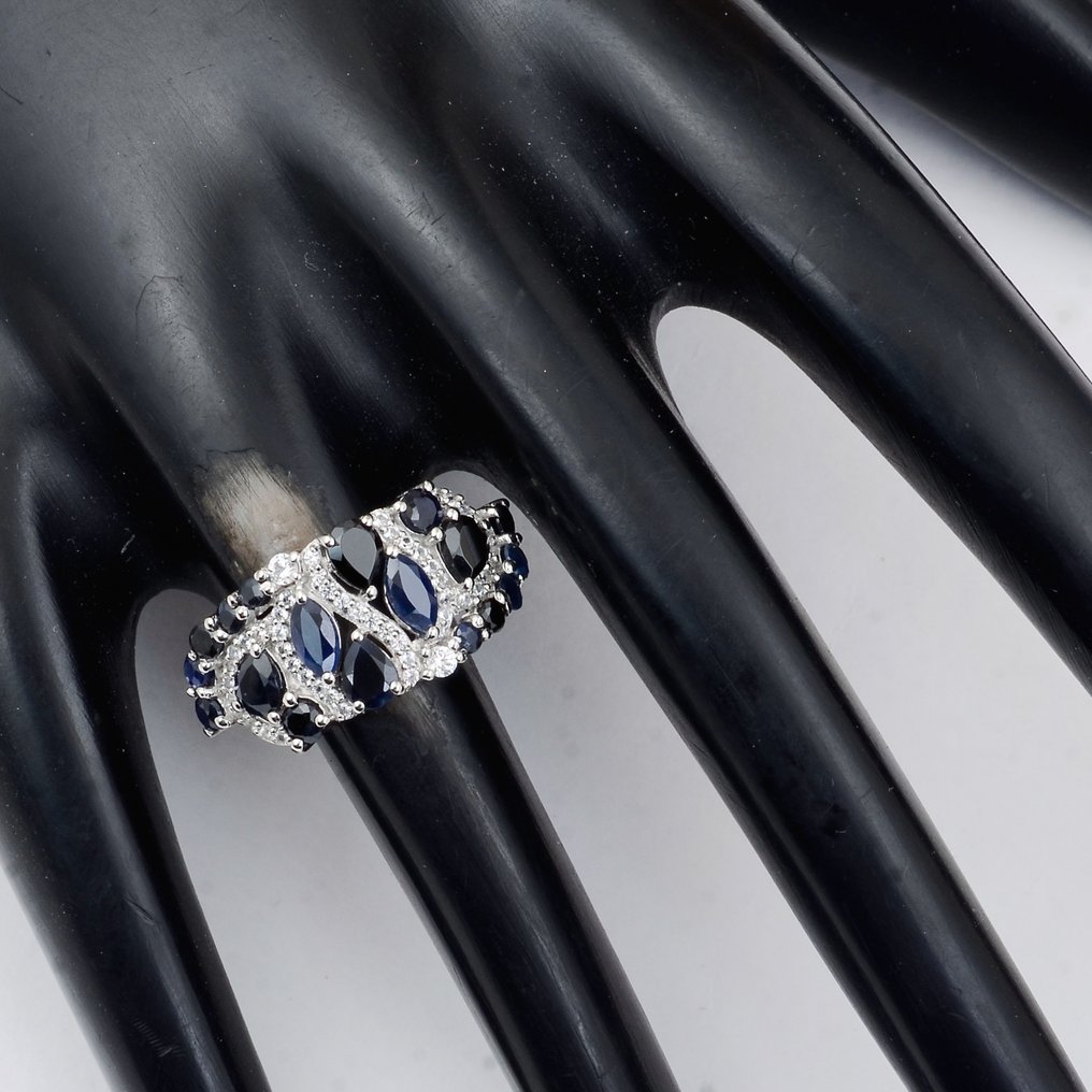 Ingen mindstepris - Ring Platin - 2.42ct. tw. Safir - Safir #1.0