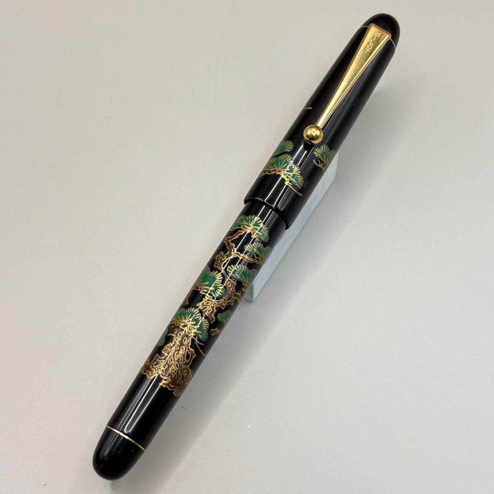 Pilot - Maki-e Fountain Pen with Pine Tree Motif by Kokkokai - 14K gold nib (M) - 钢笔 #1.0