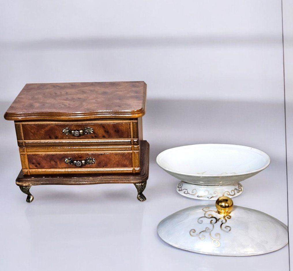 Ékszeresdoboz (2) - Fa, Sárgaréz, Porcelán - Dekoratív ékszerdobozok #4.3