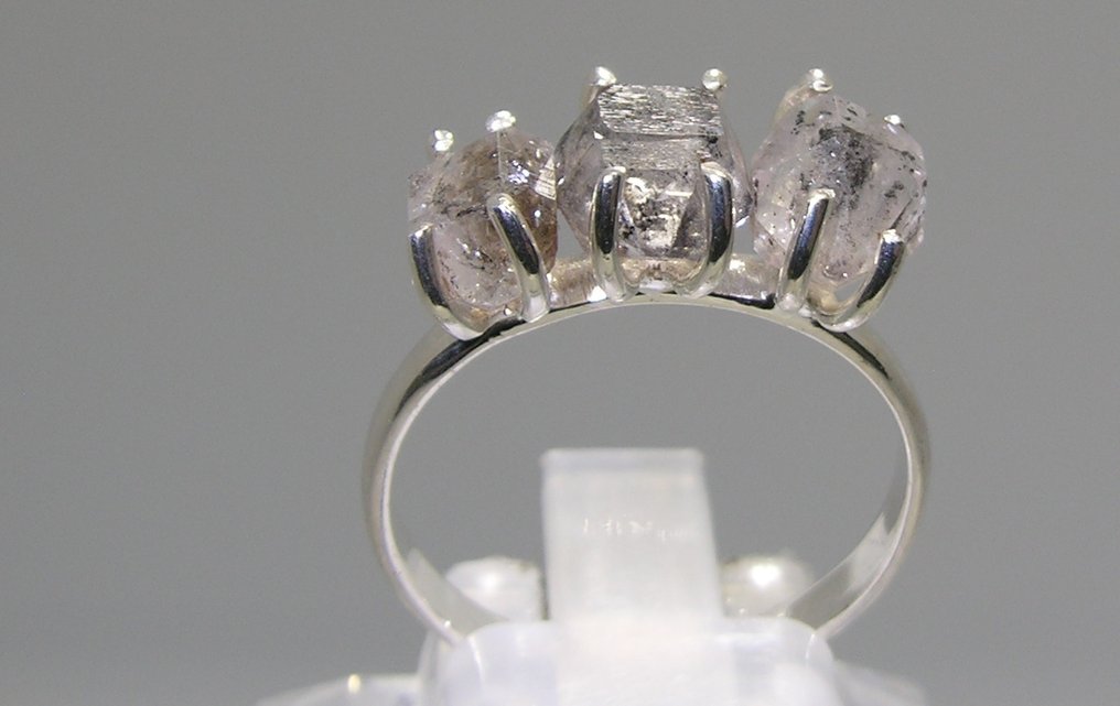 Herkimer Diamond  Ring - Height: 25 mm - Width: 20 mm- 3.02 g - (1) #2.1
