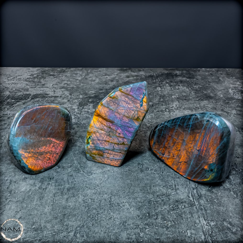 Um conjunto de formas livres únicas de Labradorit – Jogo de cores mágico e transformação poderosa- 1255.16 g - (3) #2.1