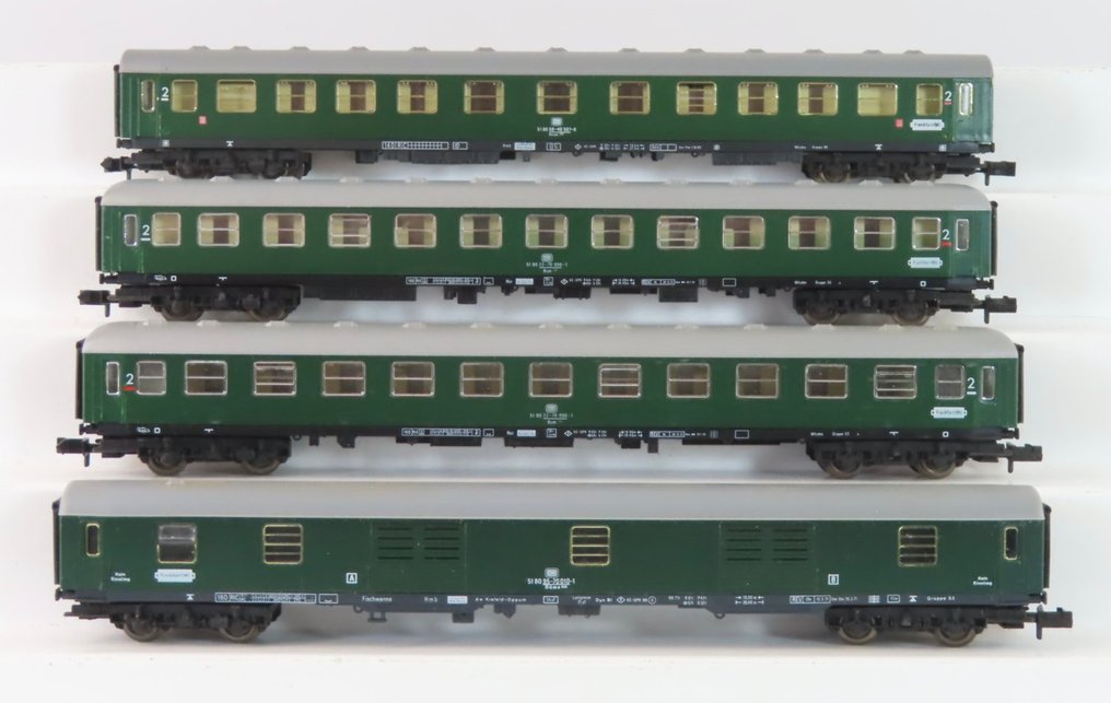 Fleischmann N - Personvagn för modelltåg (4) - 4-axliga expresstågsvagnar, 2:a klass, inkl. bagagevagn - DB #3.2