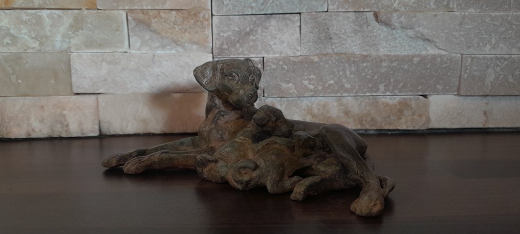 Pierre Chenet (XX-XXI) - Sculpture, La Chienne et Ses Chiots - 6.5 cm - Bronze #1.0