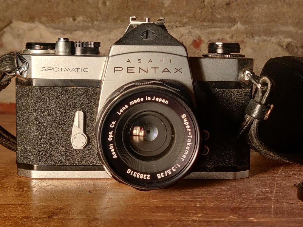 Asahi, Pentax Spotmatic SP + Super-Takumar 3,5/35mm + zonnekap voor standard lens – M42 – met originele cases Lustrzanka jednoobiektywowa (SLR) #1.0