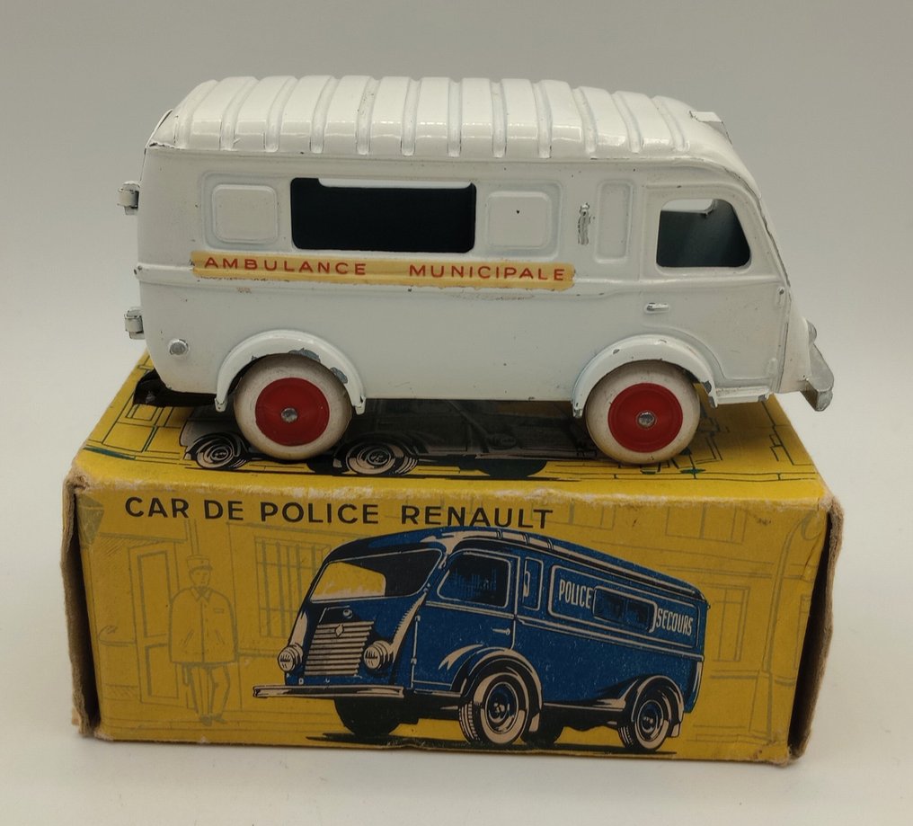 CIJ 1:43 - Model furgonetki - 3.61 Renault 1000 KG Ambulance #1.0