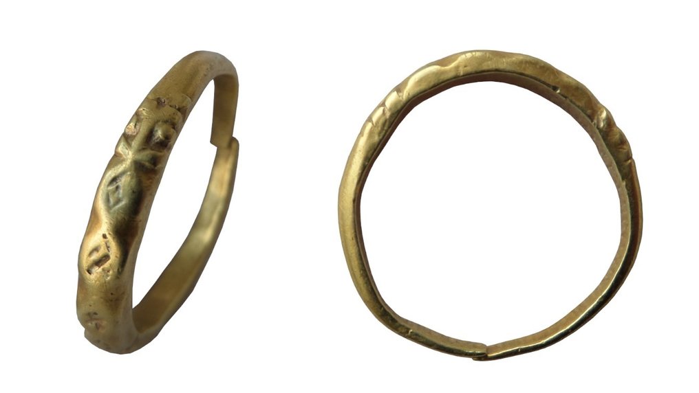 Viking periode Goud Ring met een Elder Futhark runeninscriptie. #3.2