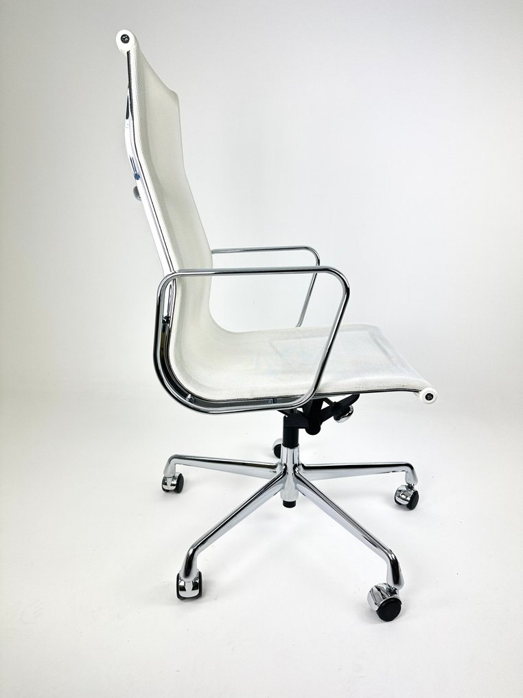 Vitra - Charles & Ray Eames - Kontorstol - EA119 - Aluminium, Netweave #2.1