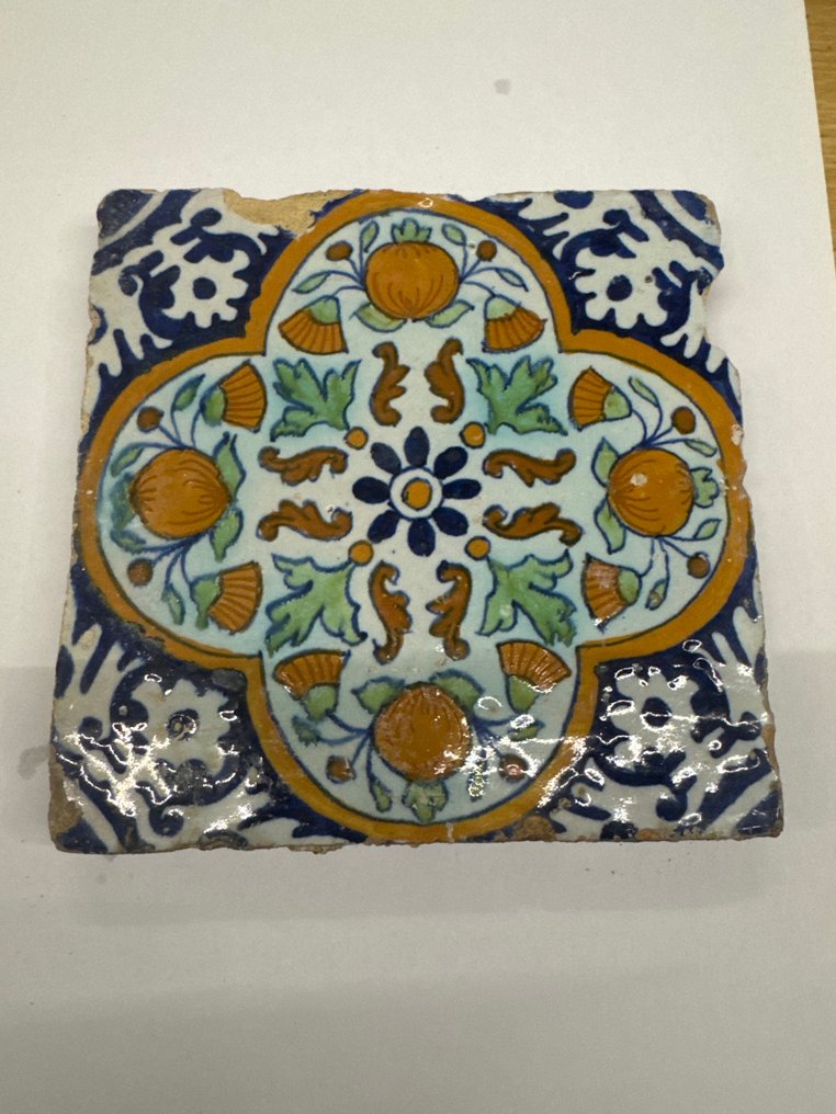  Tile - Pompadour - Delft, Plateelbakkerij - 1600-1650  #2.1