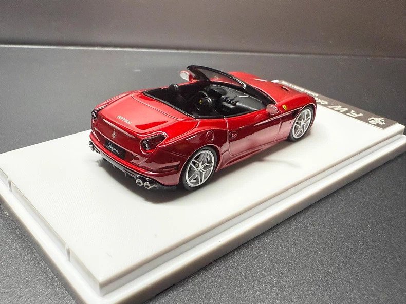 F.W 1:64 - Modellauto - Ferrari California T #1.0