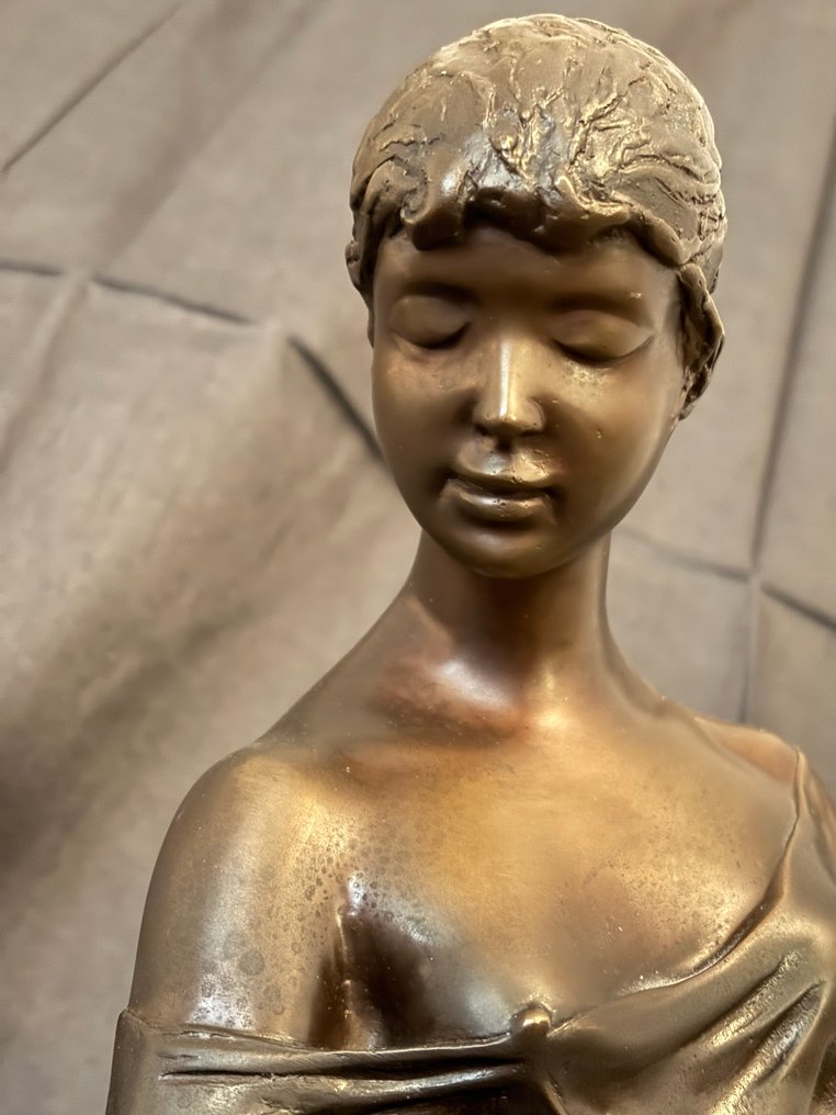 Erwin A. Schinzel (1919-2018) - Γλυπτό, Mädchen mit Kleid - 51 cm - Πατιναρισμένος μπρούτζος - 1988 #2.1