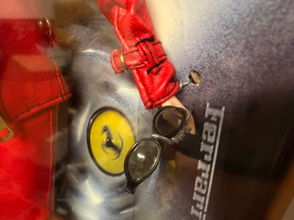Mattel  - Poupée Barbie Scuderia Ferrari #4.3