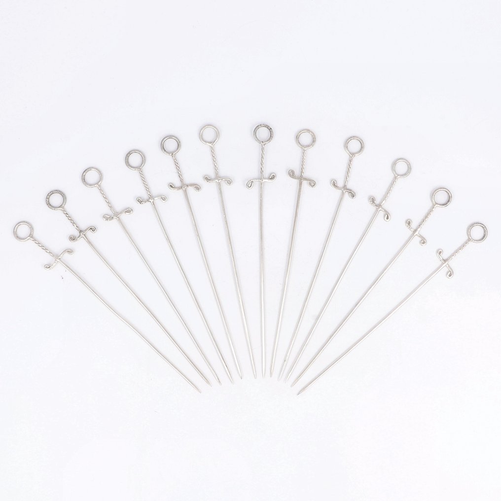 Vleesprikkers / Hatelets ''Sword Design'' - Cutlery set (12) - .800 silver #1.0