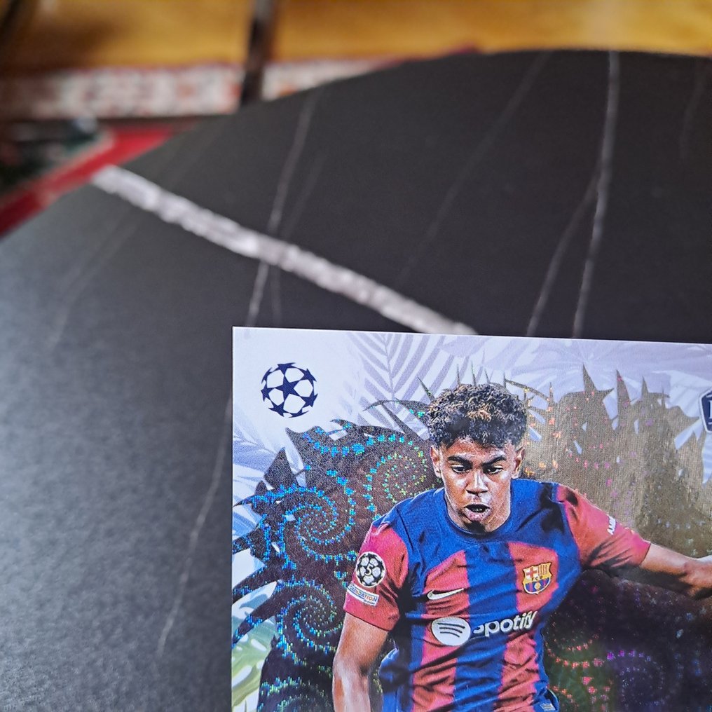 2023/24 Topps Carnaval UCC Lamine Yamal #CA-LM Autograph ROOKIE - 1 Card - 八成新 (NM) #2.1