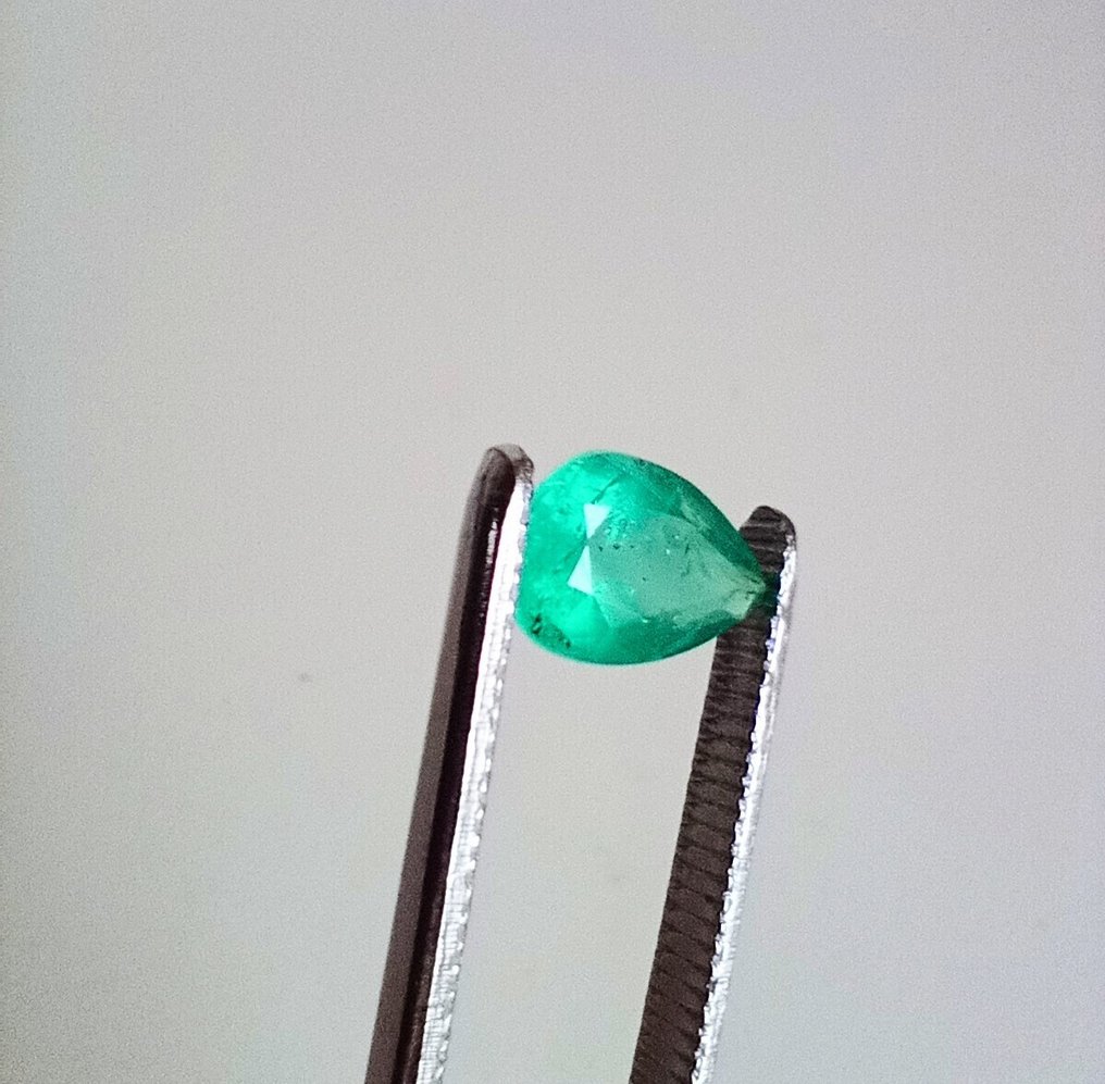 No reserve price Green Emerald  - 2.28 ct - International Gemological Institute (IGI) #3.2