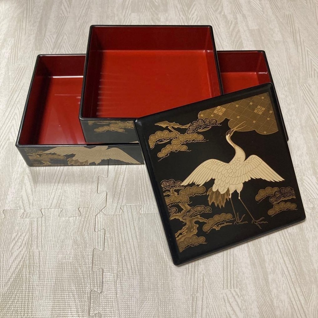 Three-Tier Jubako with Crane Motif — 鶴図蒔絵 (Tsuru-zu Maki-e) - [New, Unused] - 盒子 (3) - 漆器 #1.0