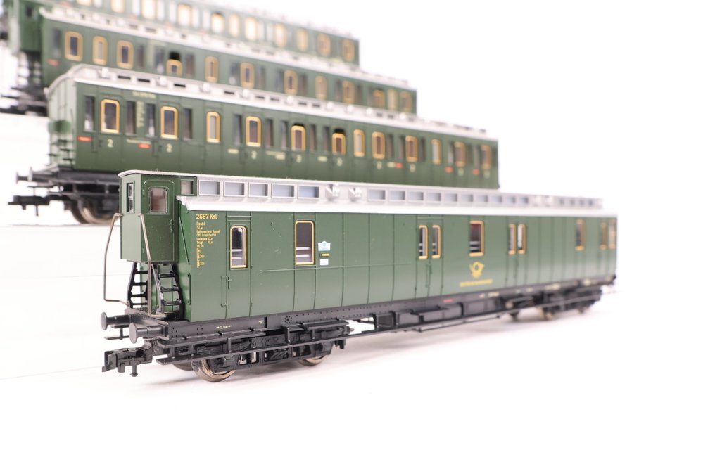 Fleischmann H0 - 5687/5688/5689/5690 - Model train passenger carriage (4) - Three passenger cars and a baggage car. - DB #1.0