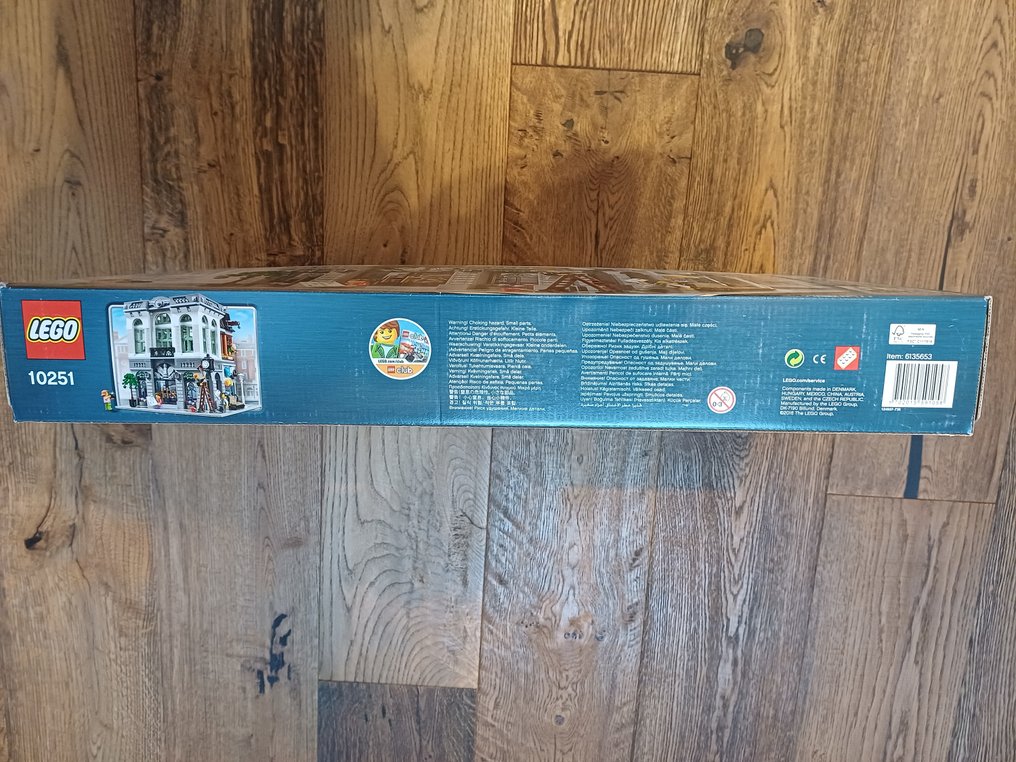 LEGO Set - 10251 - Creator Expert - Brick Bank #4.3