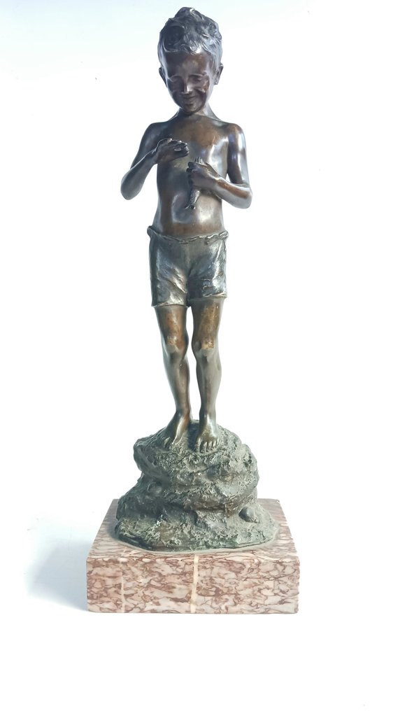 Dal modello di Giovanni De Martino (1870-1935) - Γλυπτό, " piccolo pescatore" - 48 cm - Πατιναρισμένος μπρούτζος #1.0