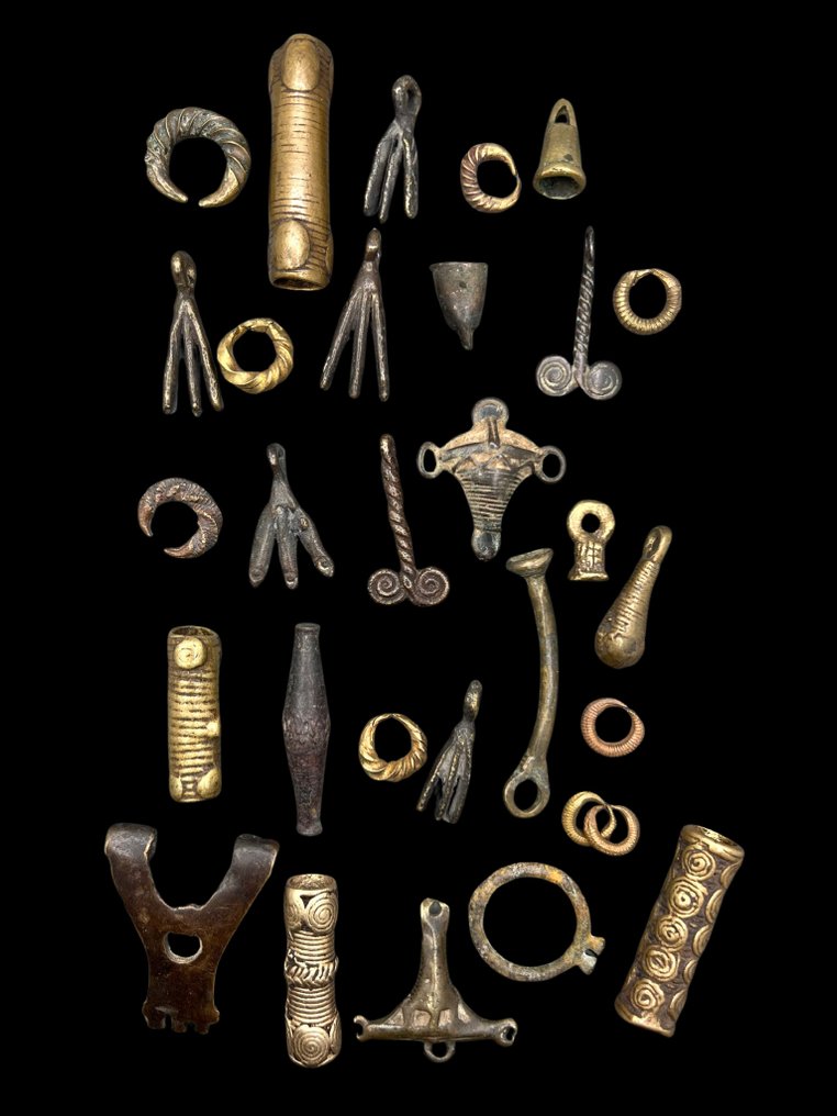 Ποσότητα 30 παλαιά μπρούτζινα beads και κρεμαστά - Νίγηρας και άλλα. - Lobi - Μπουρκίνα Φάσο  (χωρίς τιμή ασφαλείας) #1.0