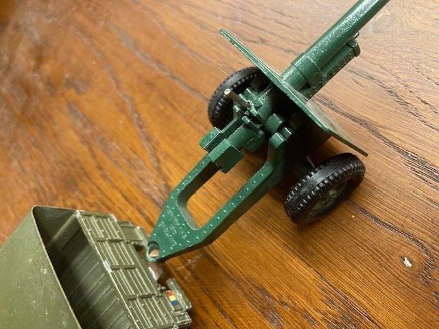 Dinky Toys, Meccano 1:43 - Model pojazdu wojskowego (2) - Camion militaire Berliet tous terrains (Dinky Toys réf. 818) + canon en remorque #2.1