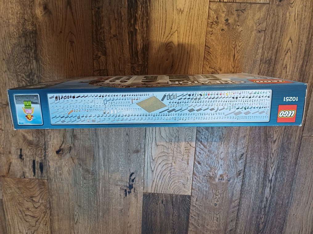 LEGO Set - 10251 - Creator Expert - Brick Bank #2.1