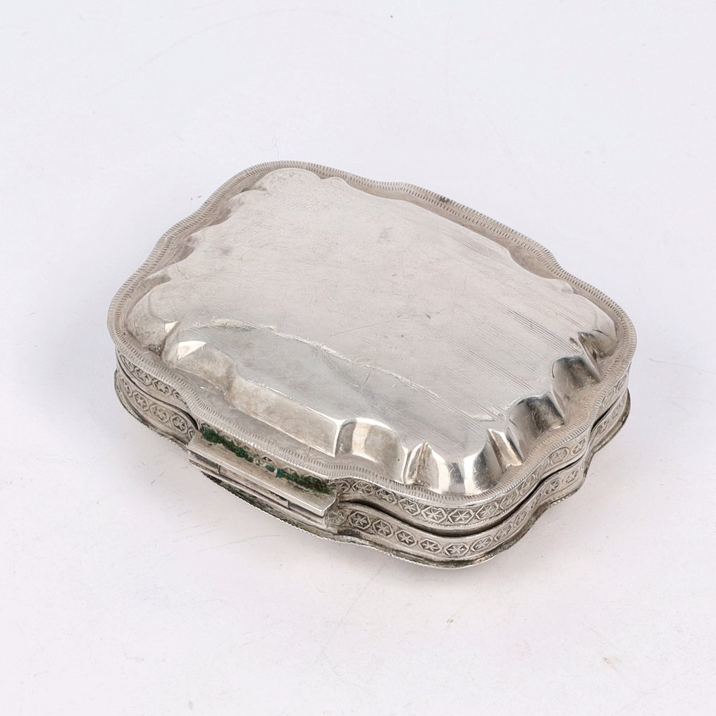 NO RESERVE - Nederland 1860 - Scatoletta per mentine - .833 argento #3.2