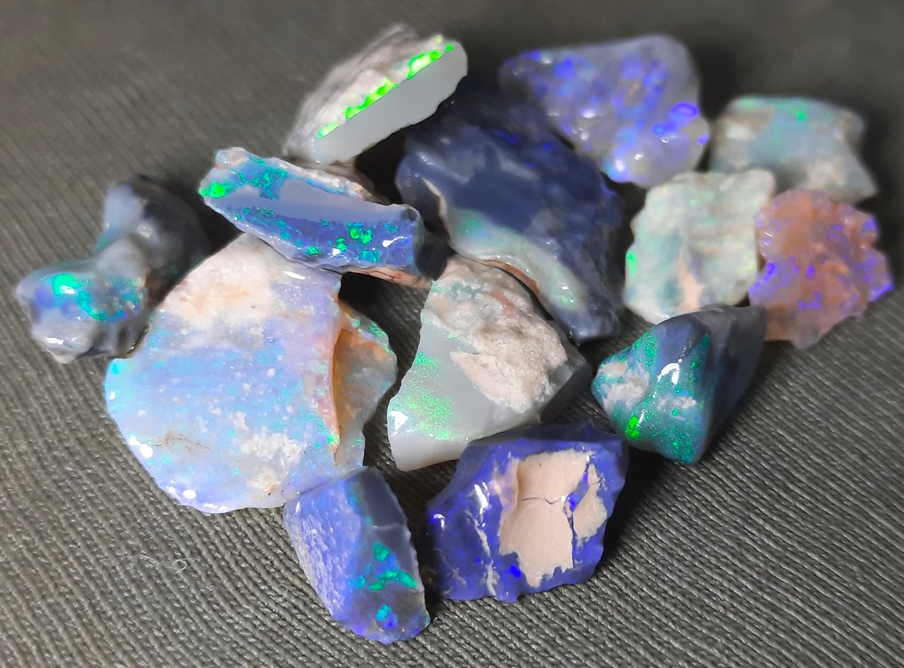 23,4 cts - Australian Dark/Crystal Opal Karkea- 4.68 g #1.0