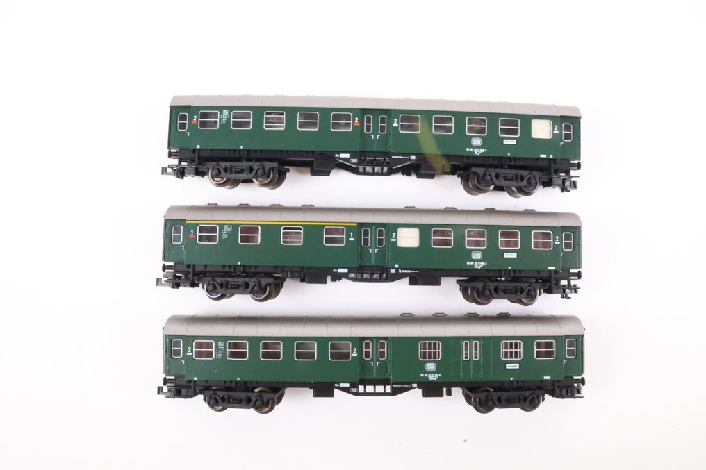 Fleischmann N - 8127, 8128, 8129 - Modellvonatszemélyszállító (3) - Négy tengelyes átalakító kocsik - DB #2.1