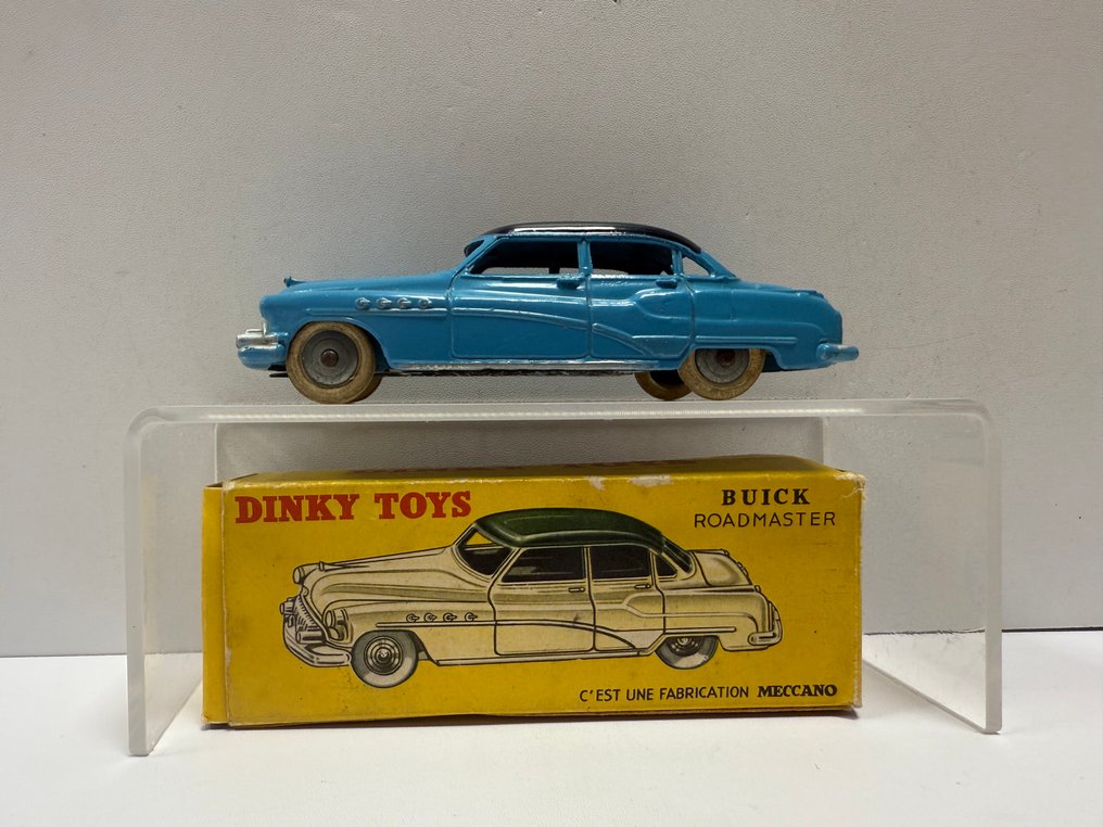 Dinky Toys - Modell autó - 24V Buick Roadmaster - keretbe foglalt #1.0