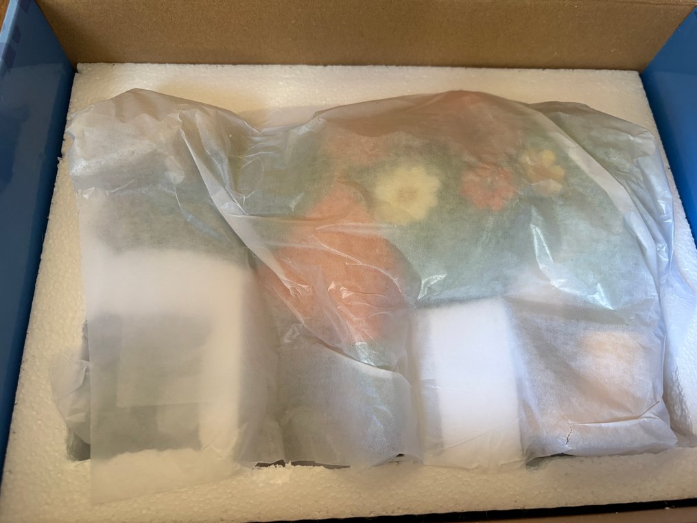 Cow Parade. Cowparade. Moolissa the Florist. Large. - Figurine - Poly Resin #2.1