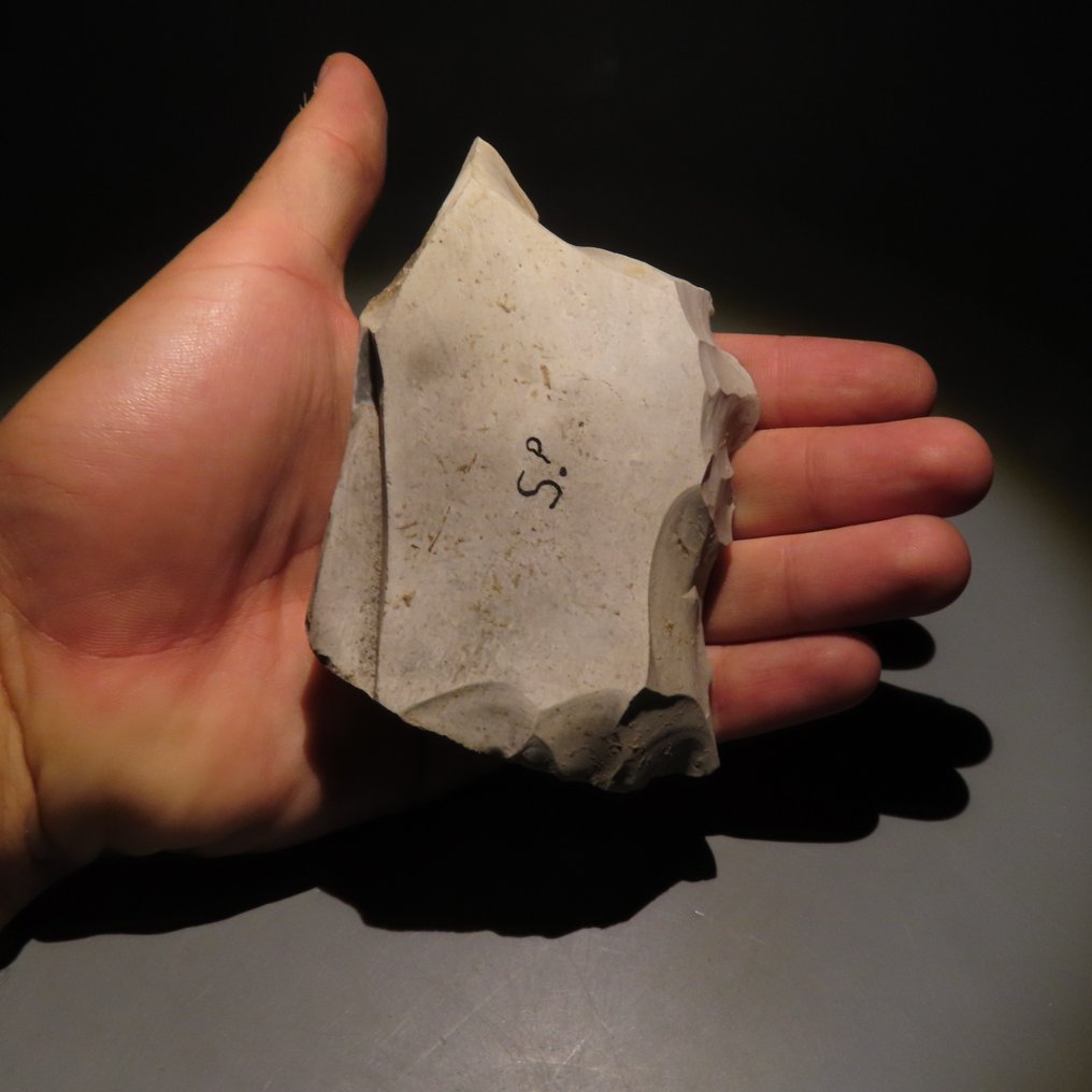 Neolithic Flint Tool. Spiennes, 4500-3500 BC. 11.5 cm height. Spanish Import License.  (No reserve price) #4.3