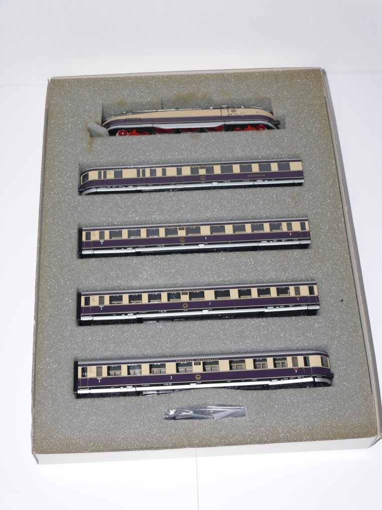 Rivarossi H0 - 0389 - Set di treni (1) - Henschel 61 001 con set ferroviario Wegmann - DRG #1.0