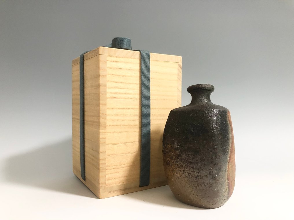 Vase - Grès, Argile de Bizen - Japon - Bouteille de saké en céramique Bizen #1.0