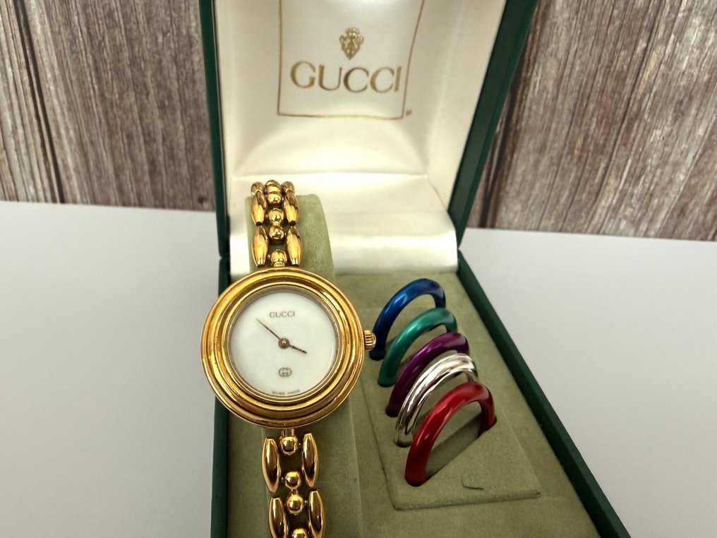 Gucci - Change Bezel Watch - Nincs minimálár - GUCCI – Change Bezel Watch – Full Set with 11 Bezels – Vintage Swiss Made – Ref. 11/12 – Excellent - Női - 1990 #1.0