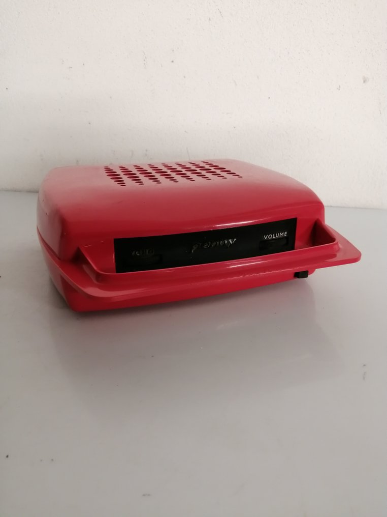 MusicalSound - Red Penny by Mario Bellini Record player #1.0