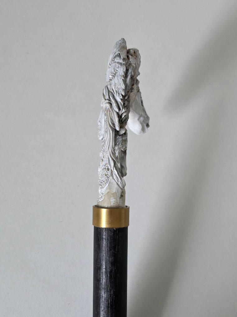 Inheems Amerikaanse met Dieren - Handsnijwerk Laska - Hertengewei, ok. 1900 #3.2