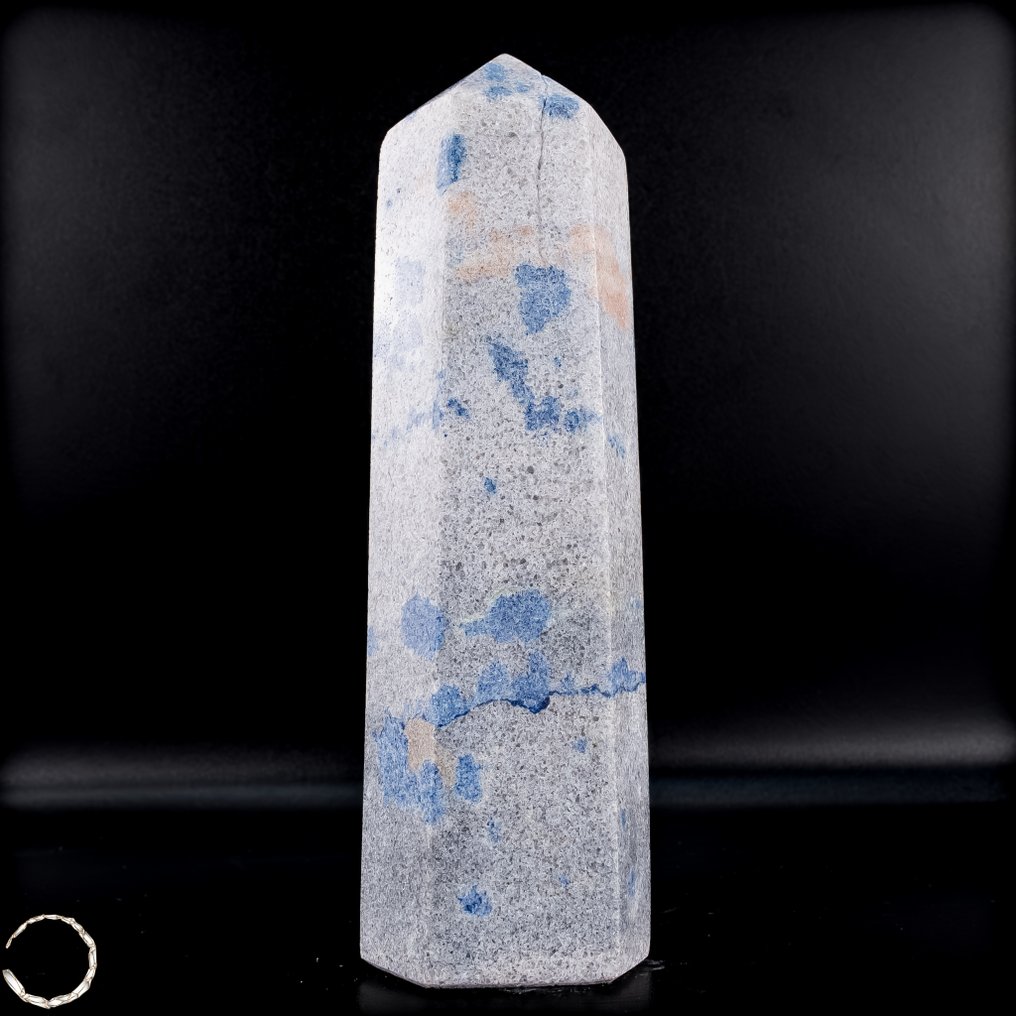 K2 Obelisk from Madagascar The blue of wisdom in the stone of clarity.- 1020.41 g #4.3