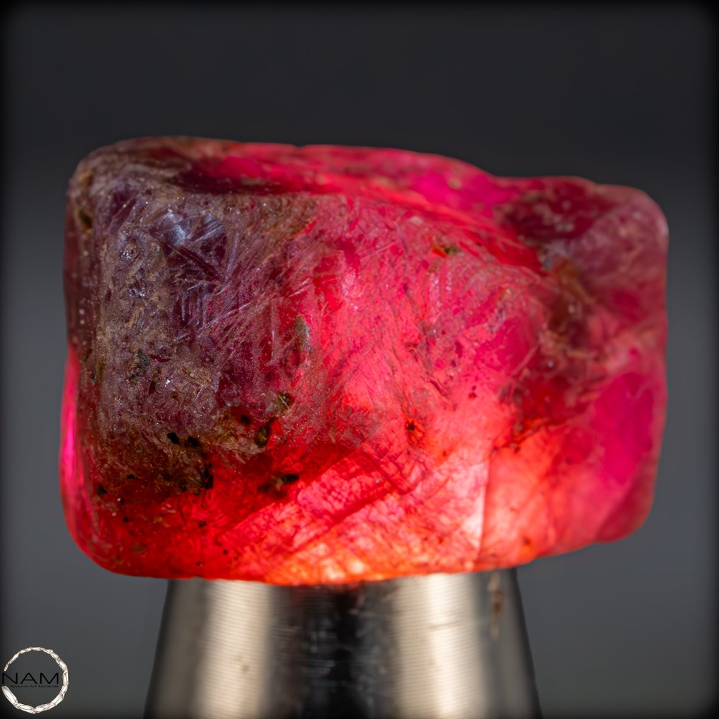 Φυσικό κόκκινο ρουμπίνι σε ακατέργαστη μορφή - Λαμπερή δύναμη της γης 45,45 ct- 9.09 g #1.0