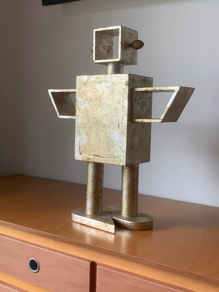 Figurka - Drewno, Model swobodnej interpretacji Memphis. #3.2